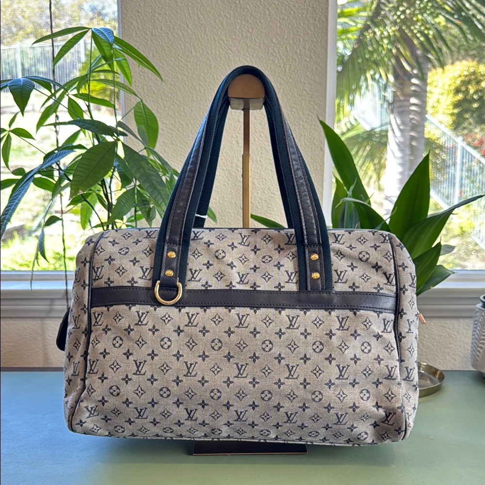 Louis Vuitton Josephine Handbag Mini Lin GM